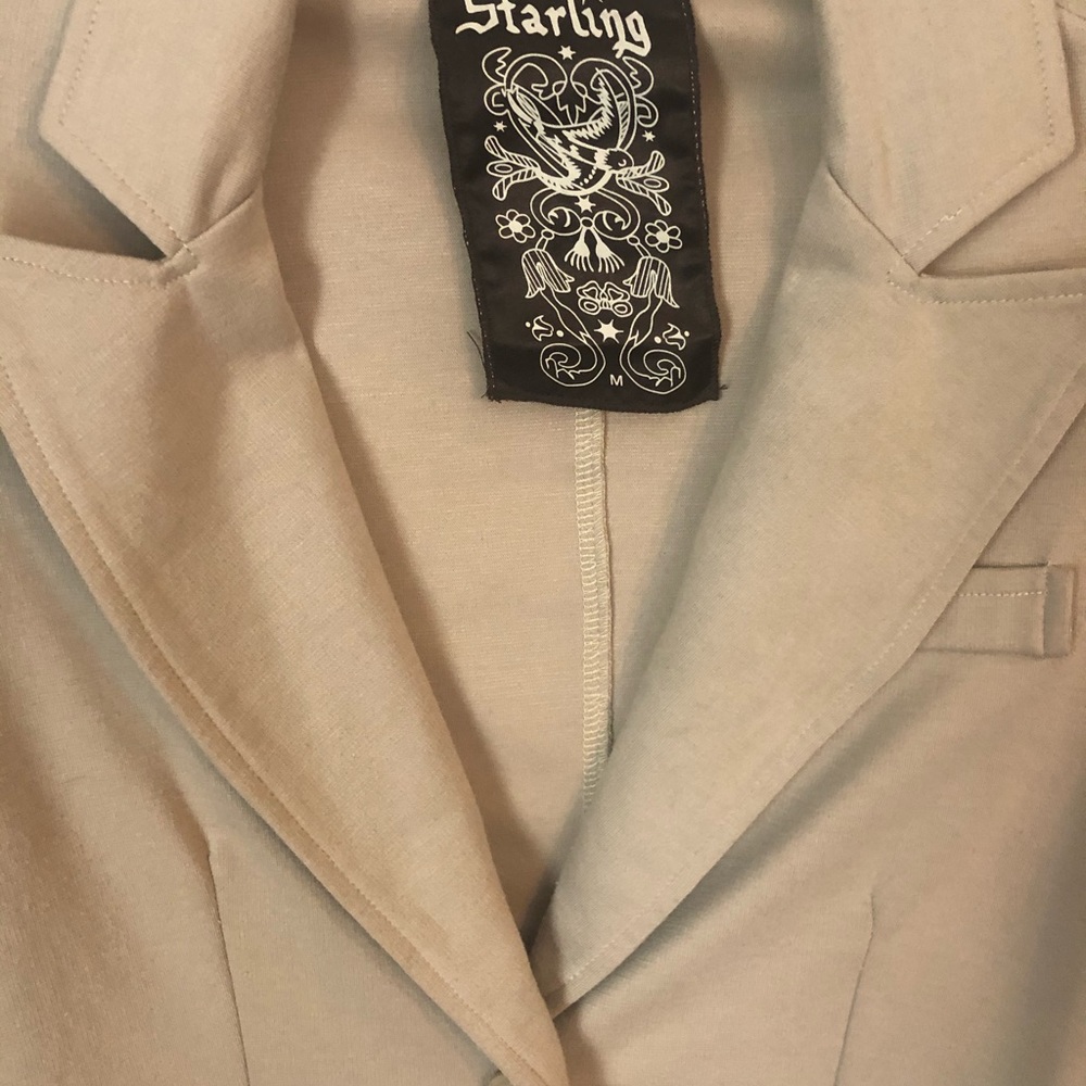 Blazer - Picture 2 of 2